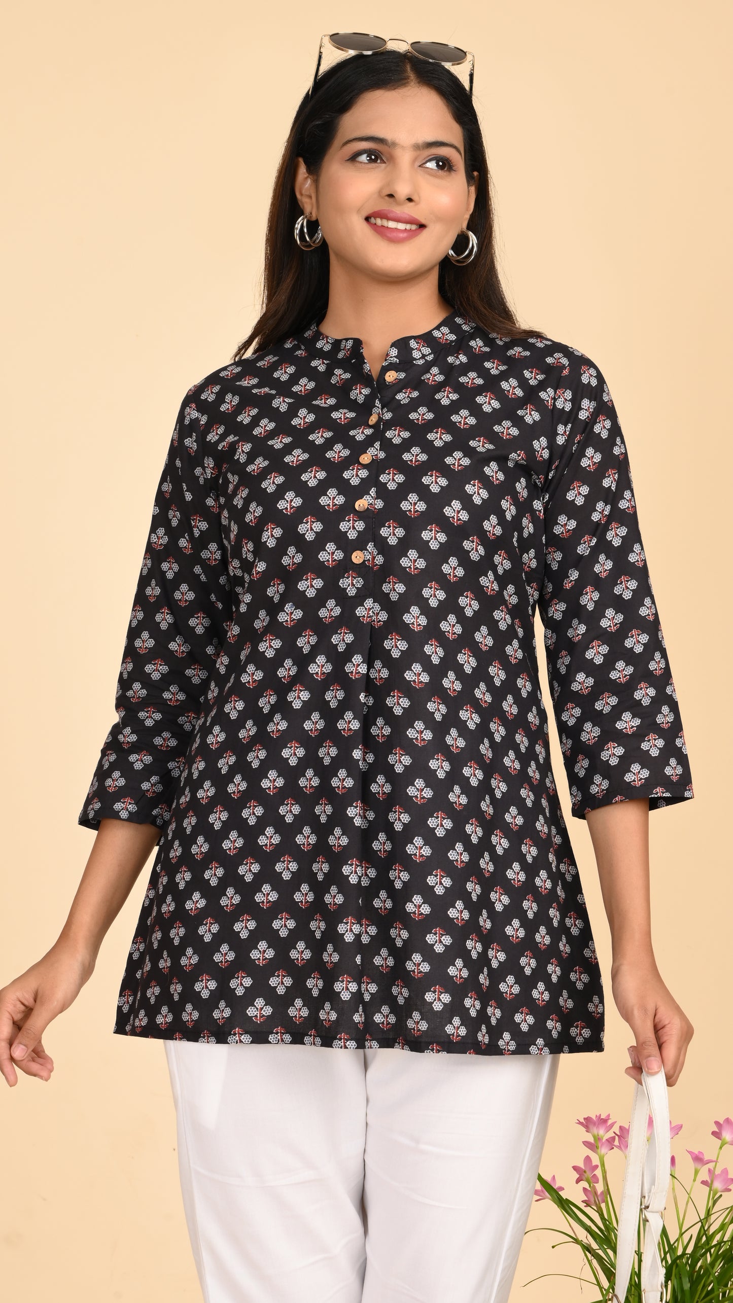 Ira Noir Buti Print Short Kurti Top