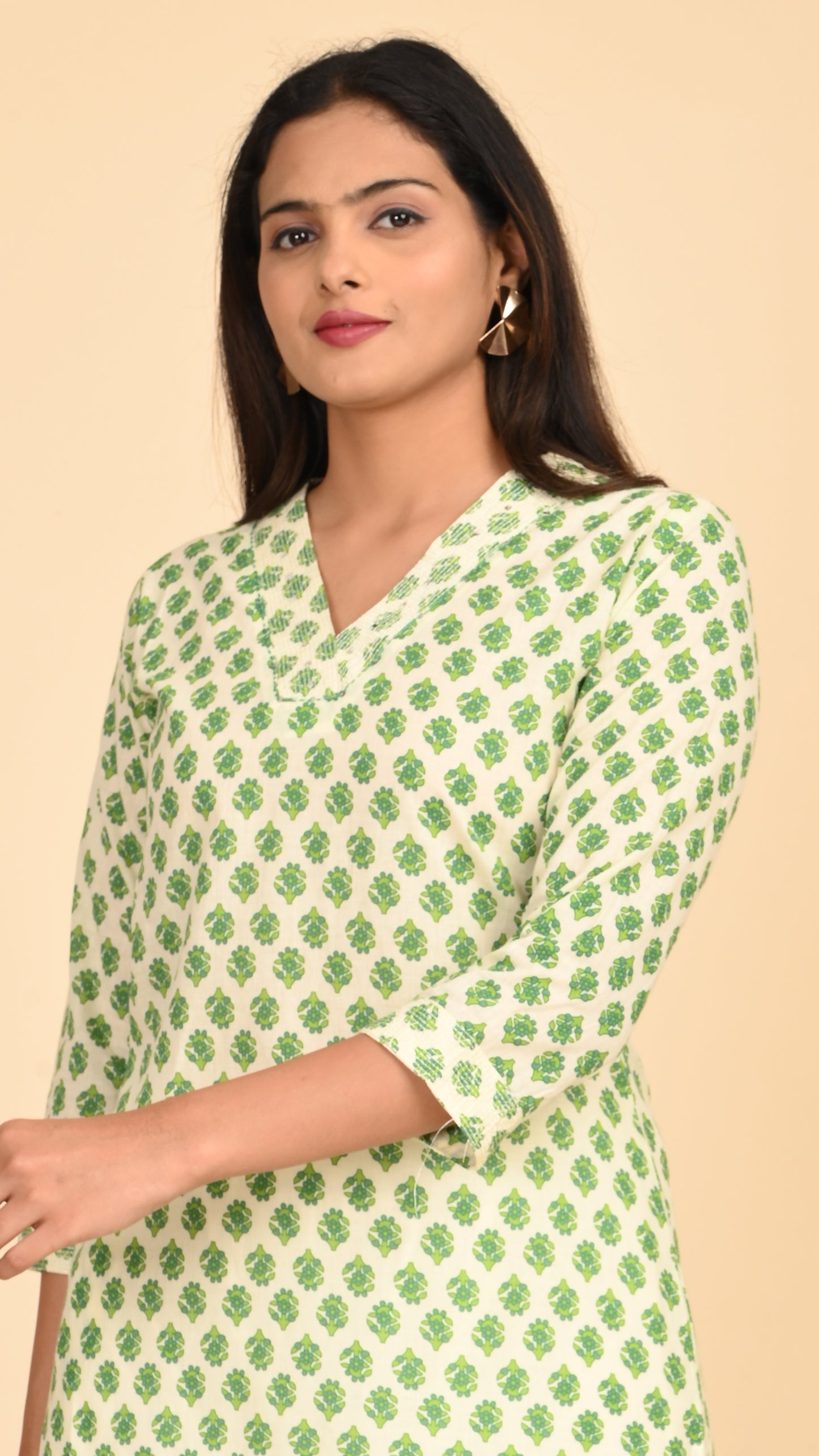 Avni Fresh Leaf Straight Kurti