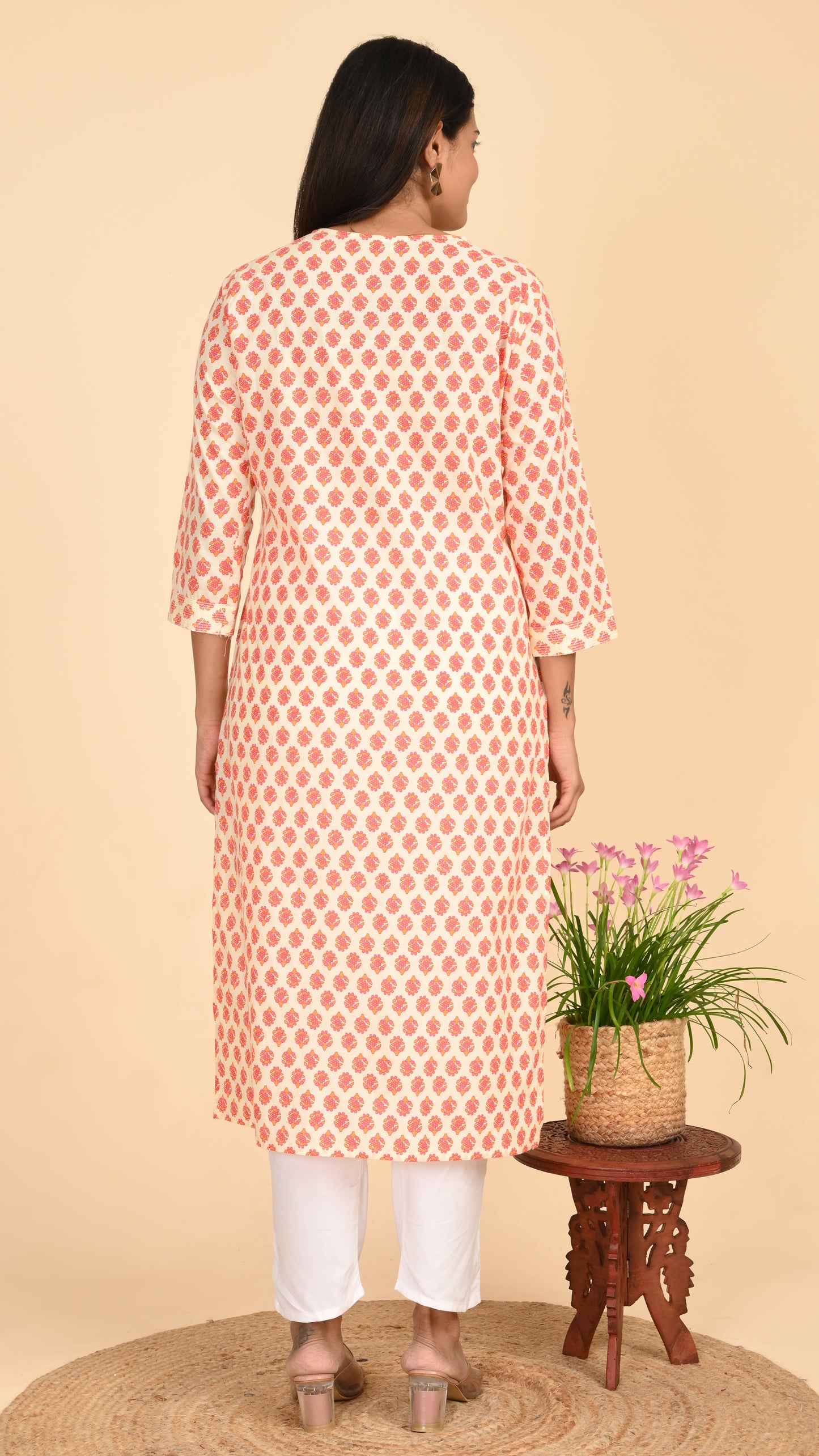 Arohi Rosebud Print V-Neck Kurti