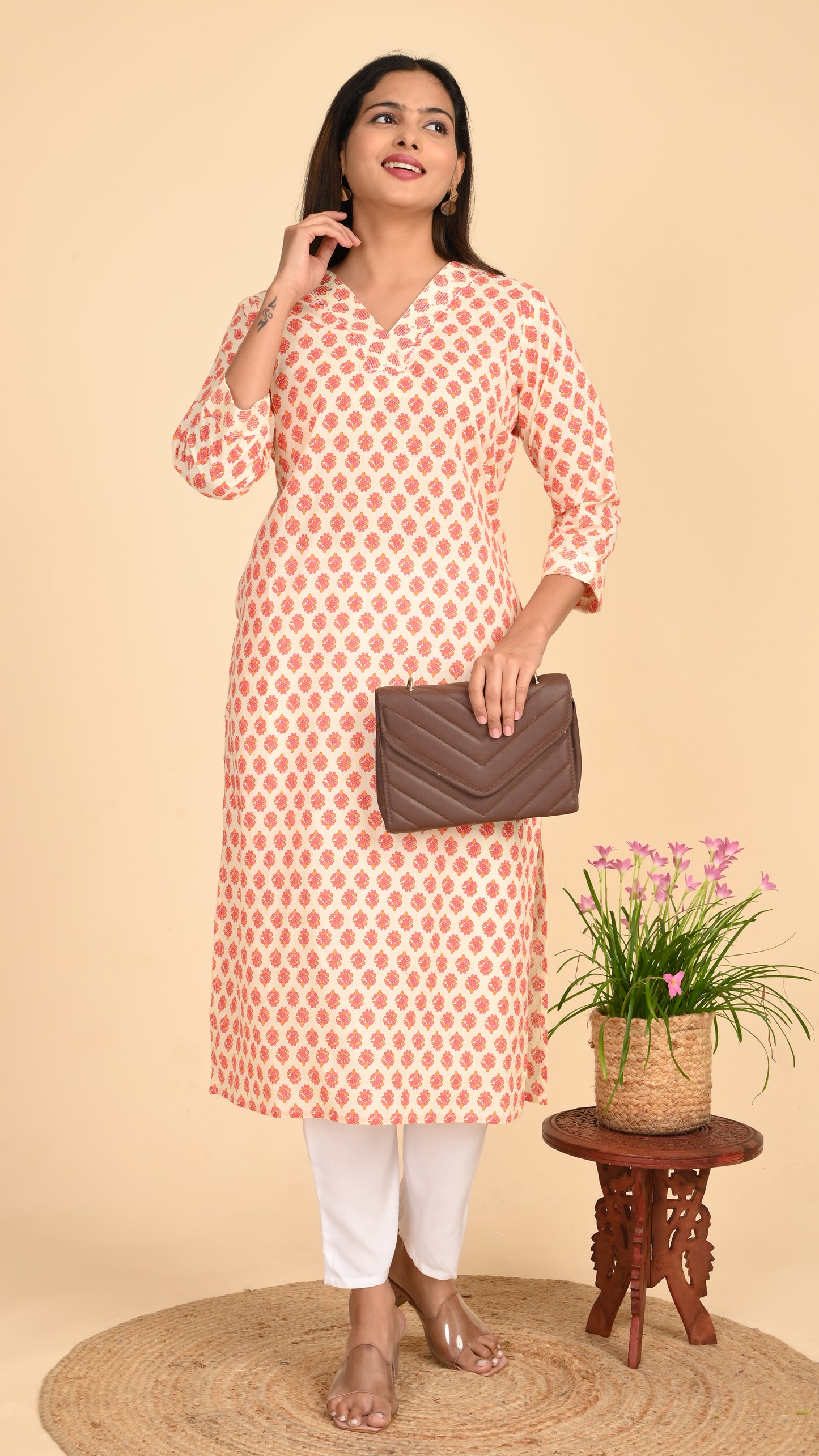 Arohi Rosebud Print V-Neck Kurti