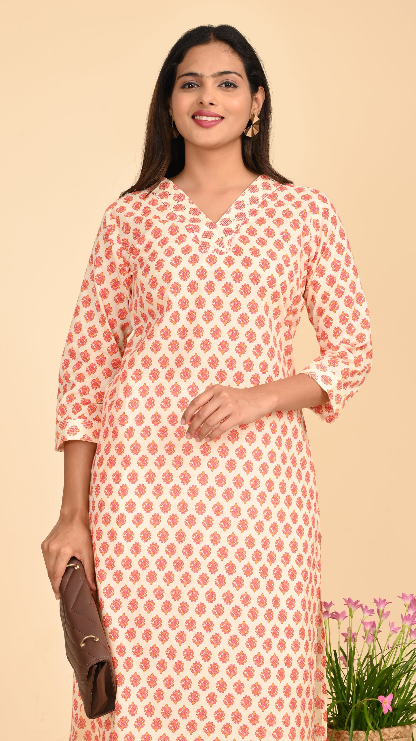 Arohi Rosebud Print V-Neck Kurti