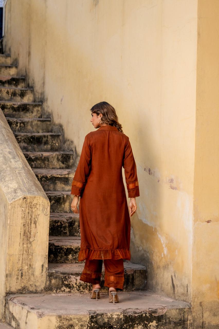 Daarcheeni Silk Kurti Pant Set