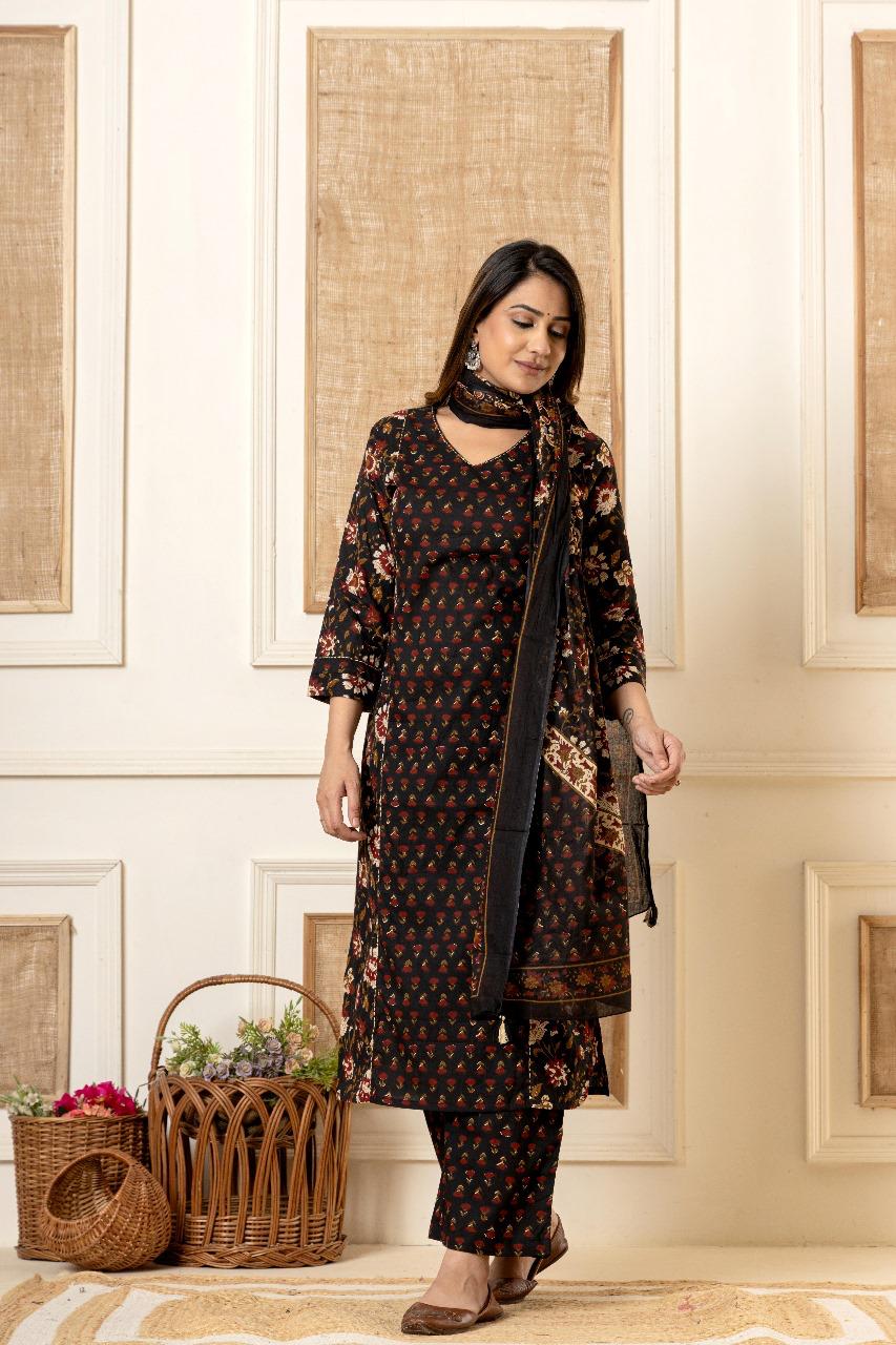 Gulaabi Kaarigari Kurti Pant Dupatta Set Suit