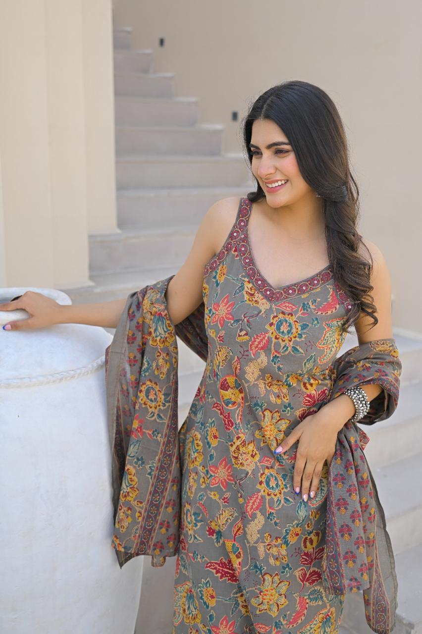 Zariya Zest Kurti Pant Dupatta Set Suit