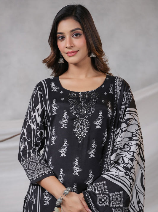 Noor-E-Nazaakat Black Edition Kurti Pant Dupatta Suit Set