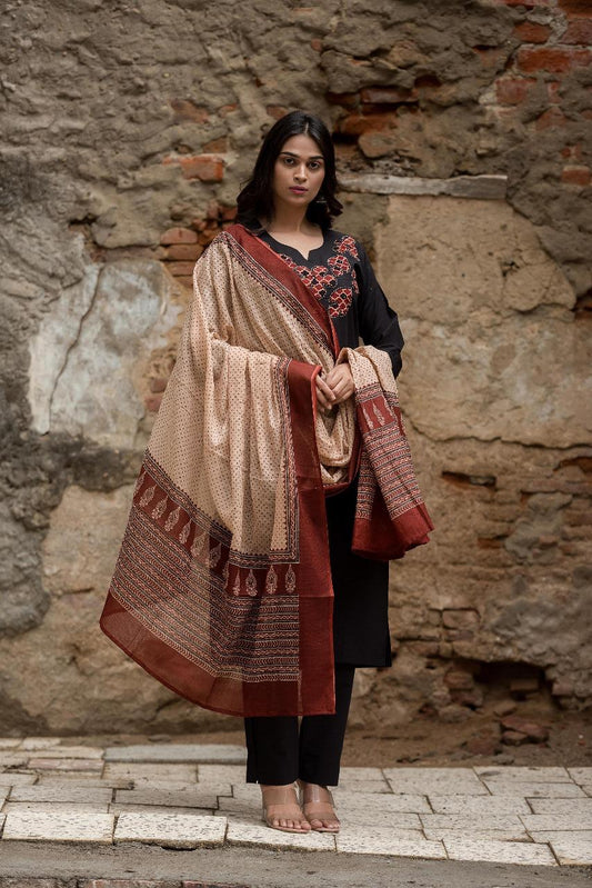 Siyahi Raag Kurti Pant Dupatta Set Suit