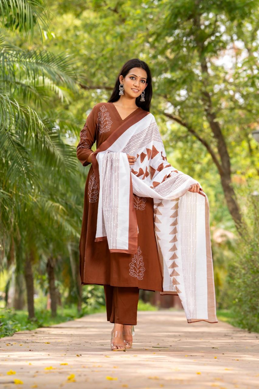 Cocoa Leafline Kurti Pant Dupatta Set Suit