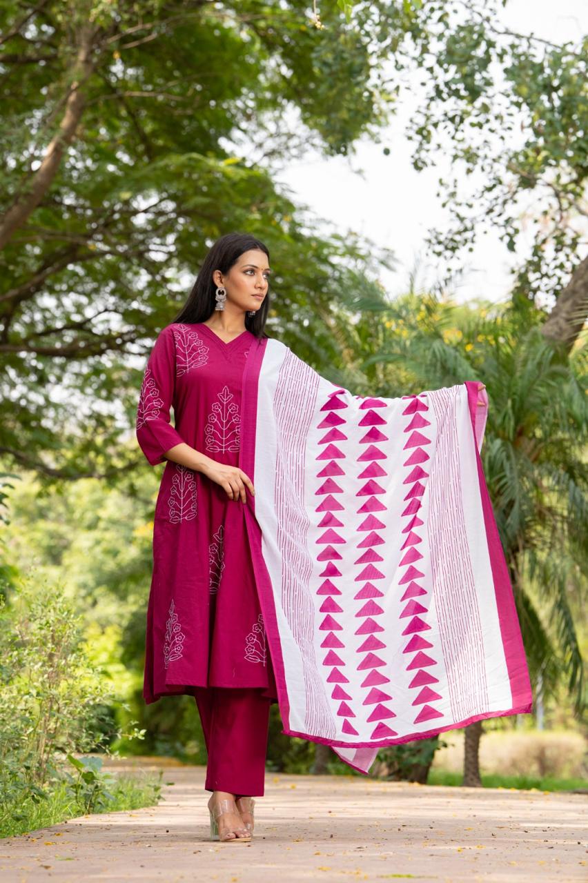 Berry Leafline Kurti Pant Dupatta Set Suit