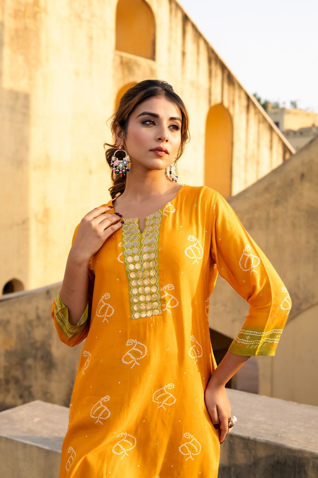 Mehakti Gul Kurti Pant Set