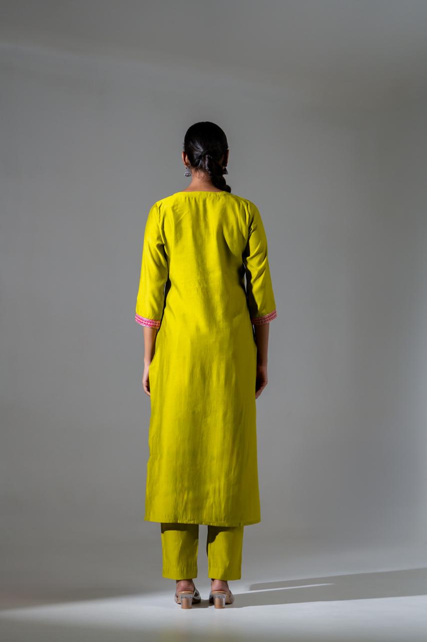Amaira Parrot Silk Kurta with Threadwork & Mul Chanderi Dupatta
