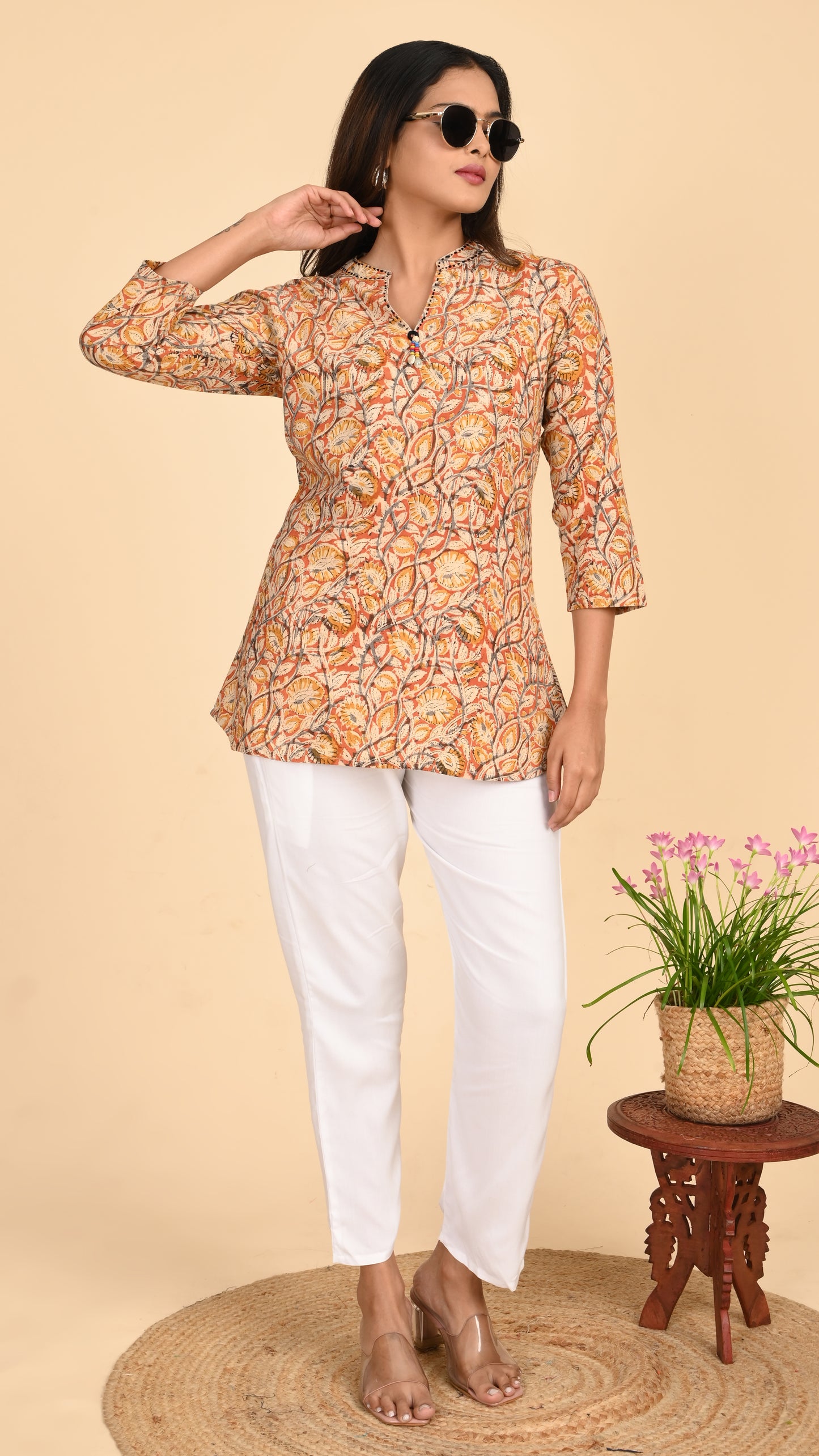 Karwaan Buti Print Short Kurti Top
