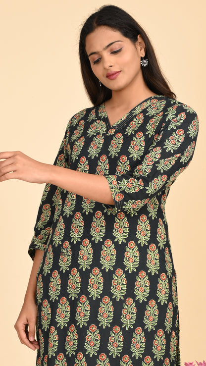Karvi Noir Blossom Straight Kurti