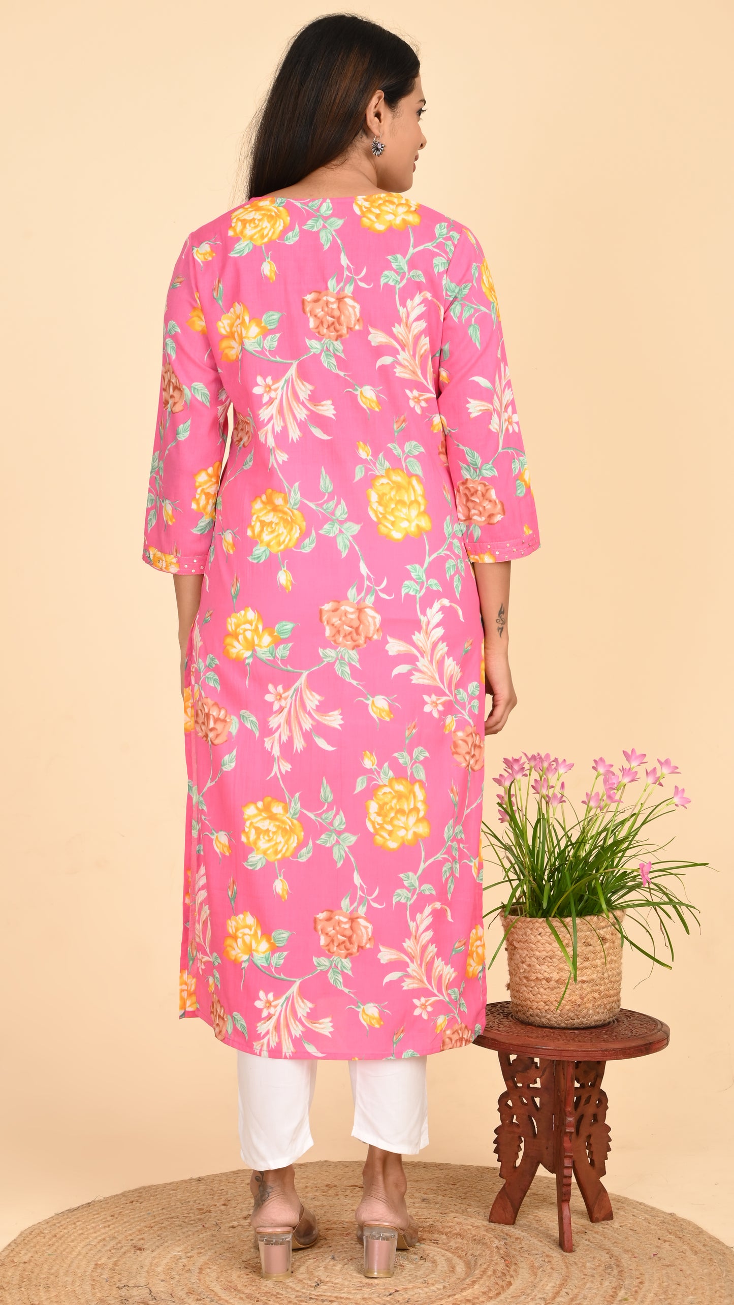 Malvika Gulabi Garden Straight Kurti
