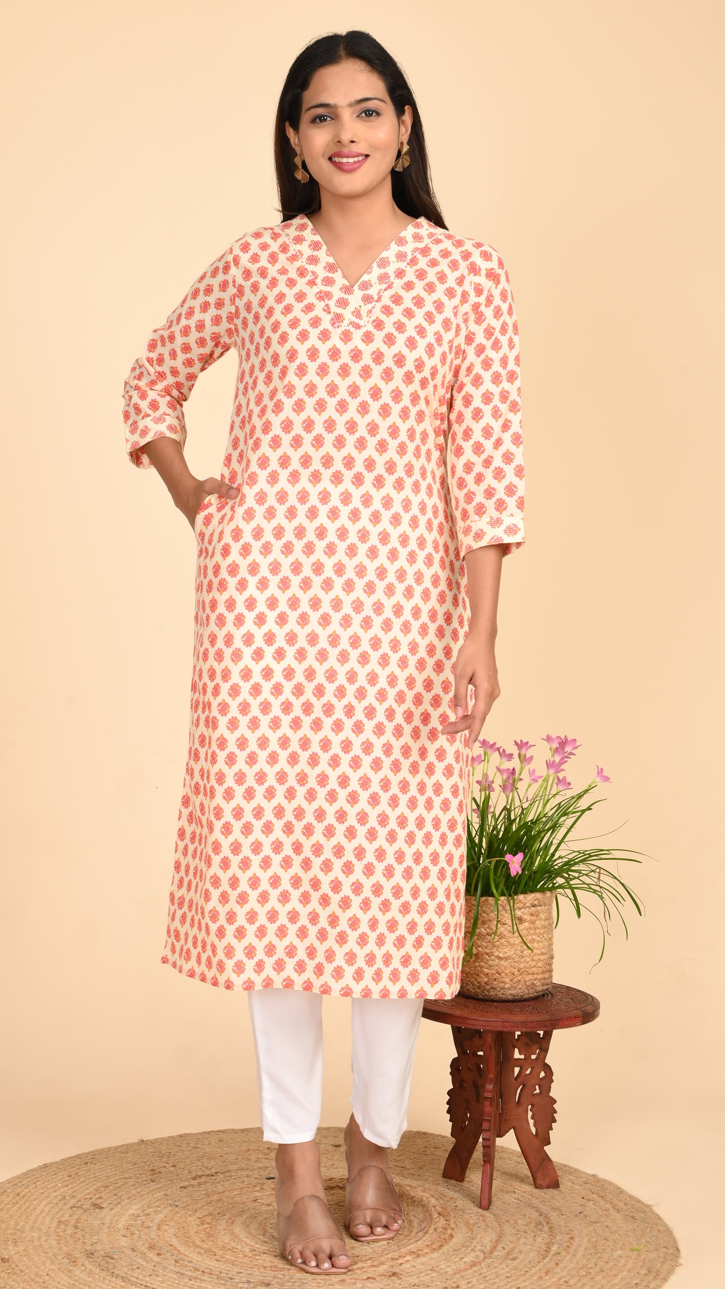 Arohi Rosebud Print V-Neck Kurti