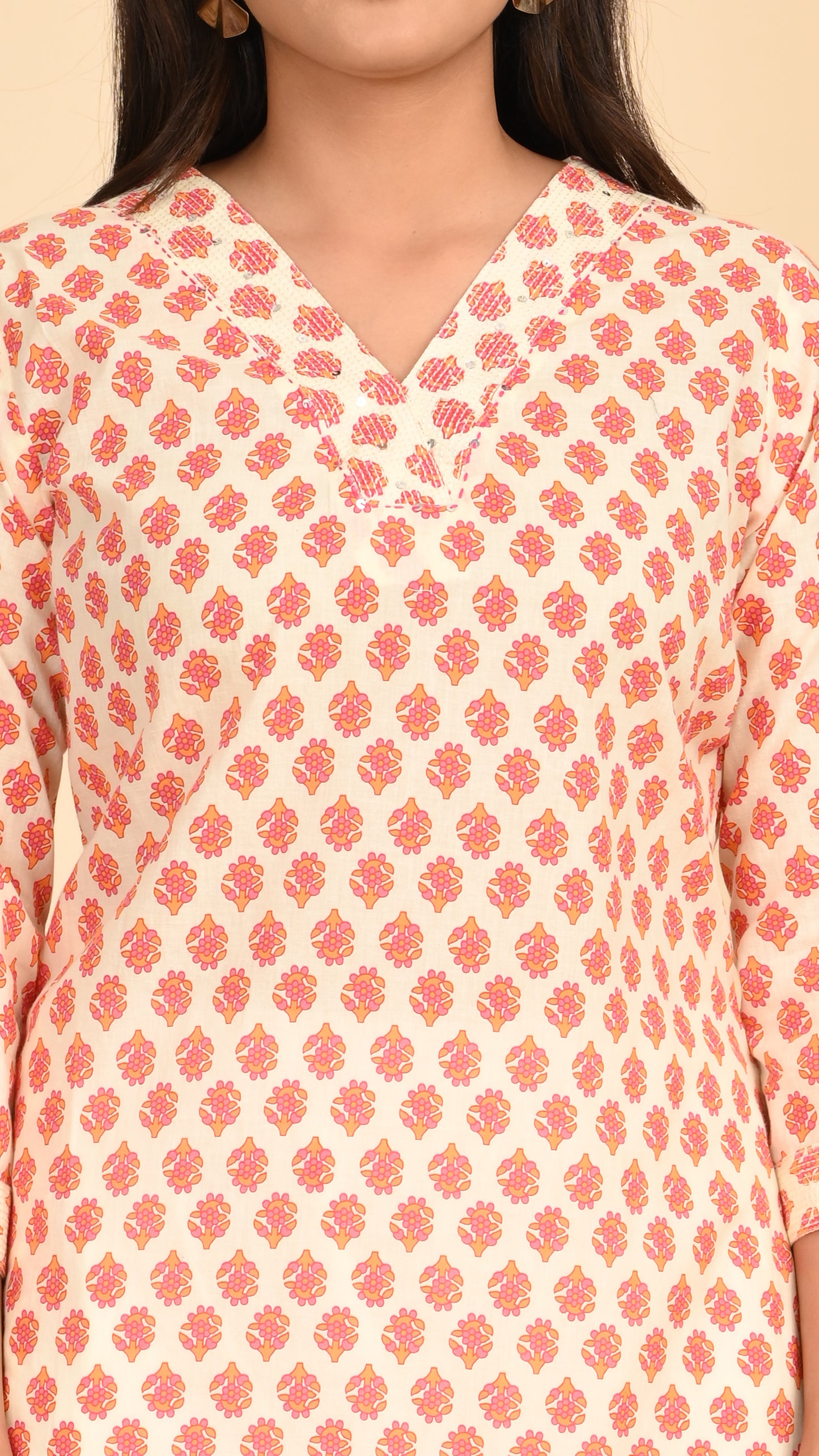 Arohi Rosebud Print V-Neck Kurti