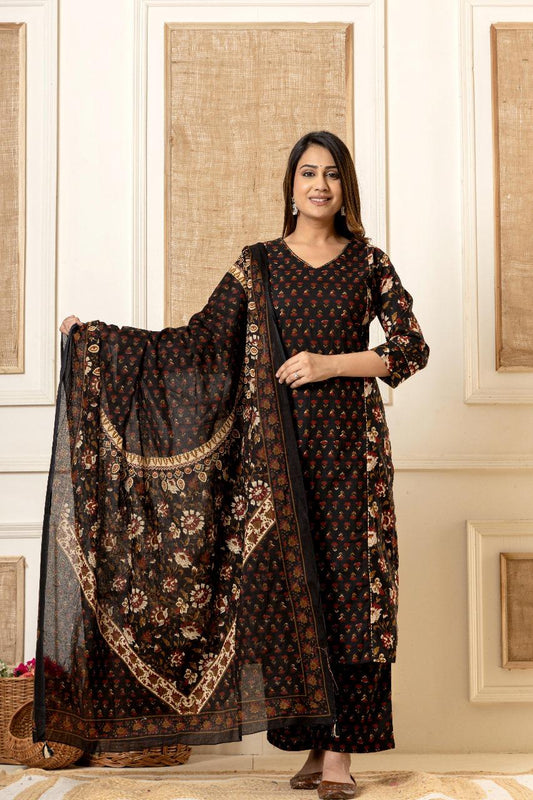 Gulaabi Kaarigari Kurti Pant Dupatta Set Suit