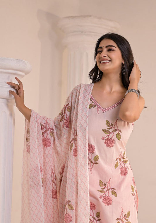 Gulaabi Noor Kurti Pant Dupatta Suit Set