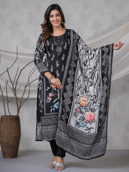 Noor-E-Nazaakat Black Edition Kurti Pant Dupatta Suit Set