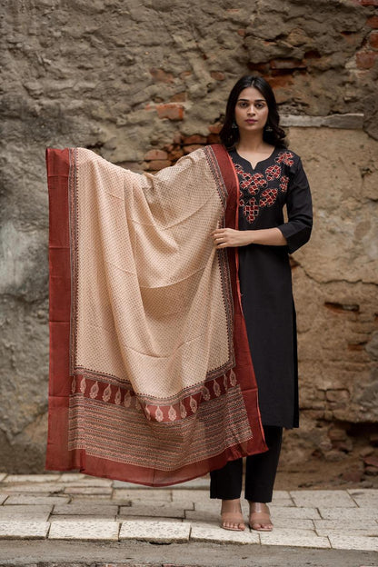 Siyahi Raag Kurti Pant Dupatta Set Suit