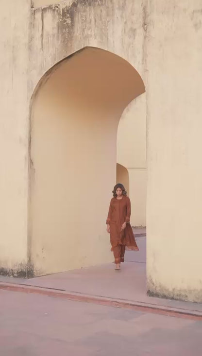 Daarcheeni Silk Kurti Pant Set