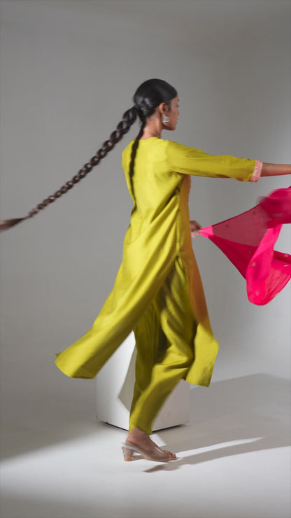 Amaira Parrot Silk Kurta with Threadwork & Mul Chanderi Dupatta